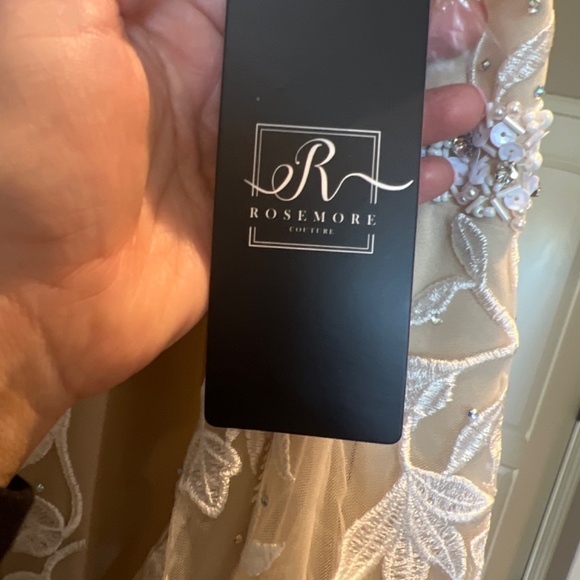 Baltic Born- Ivory & White gown - Picture 4 of 4